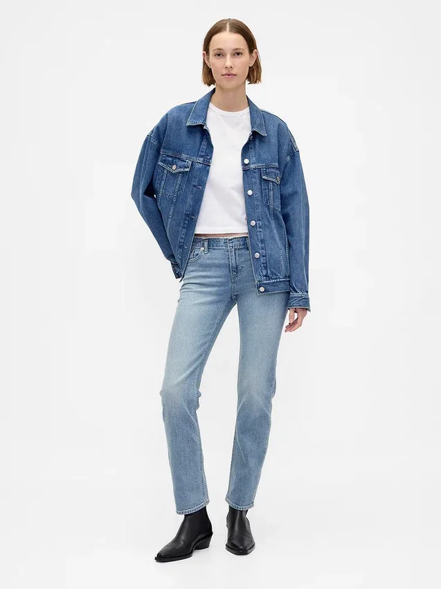 Slim-Straight-Jeans im 90er-Jahre-Stil mit niedriger Leibhöhe