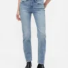 Slim-Straight-Jeans im 90er-Jahre-Stil mit niedriger Leibhöhe
