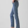 Slim-Straight-Jeans im 90er-Jahre-Stil mit niedriger Leibhöhe