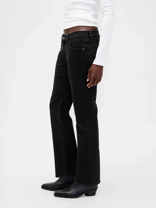 Slim-Straight-Jeans im 90er-Jahre-Stil mit niedriger Leibhöhe