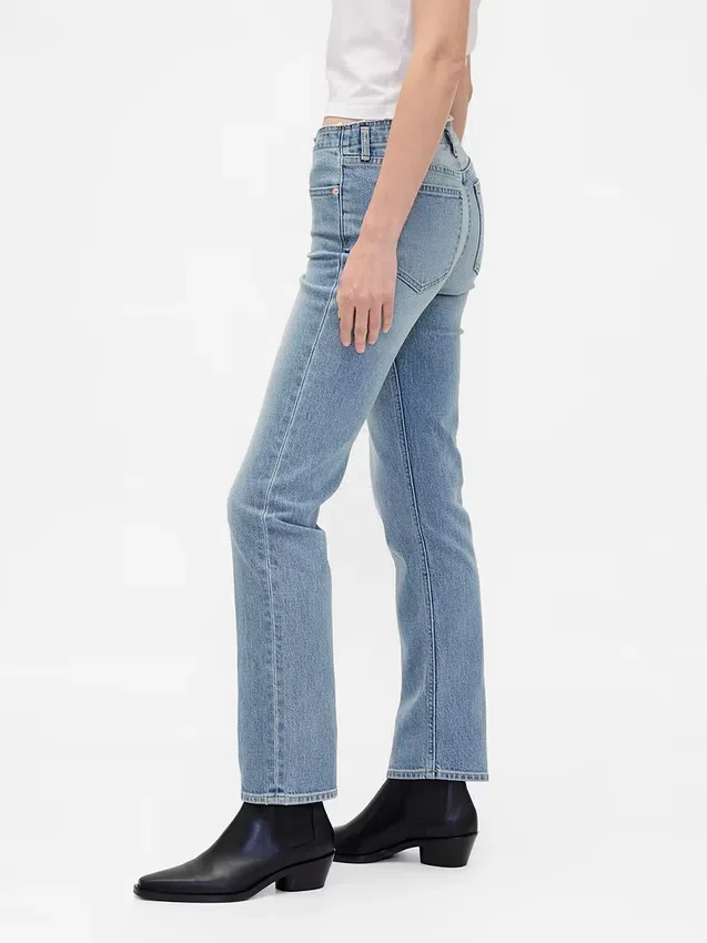 Slim-Straight-Jeans im 90er-Jahre-Stil mit niedriger Leibhöhe