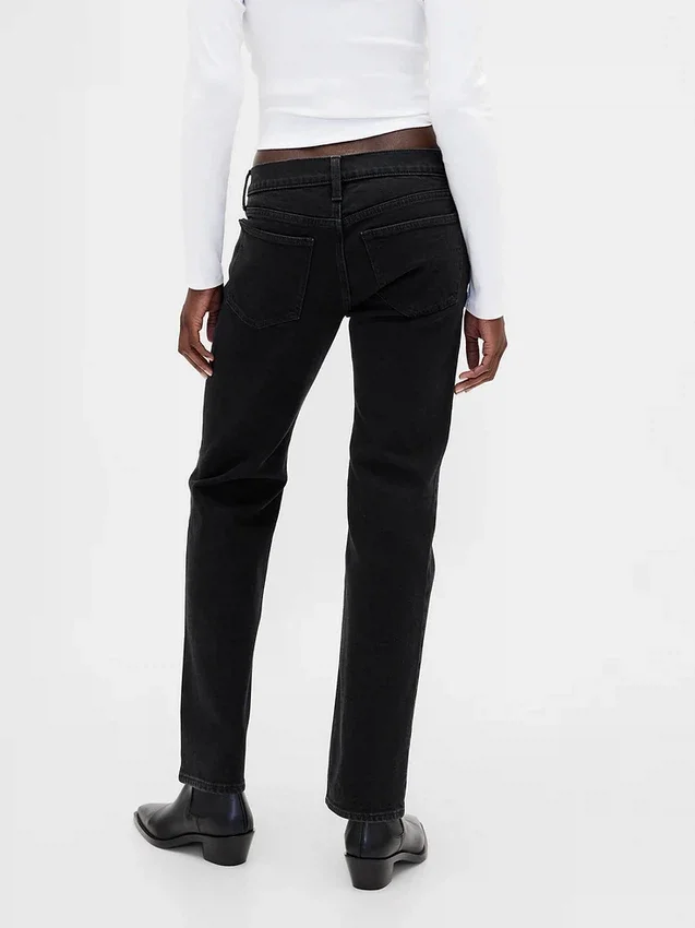 Slim-Straight-Jeans im 90er-Jahre-Stil mit niedriger Leibhöhe