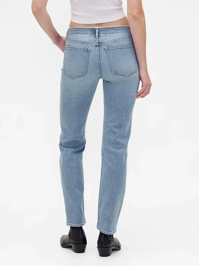 Slim-Straight-Jeans im 90er-Jahre-Stil mit niedriger Leibhöhe