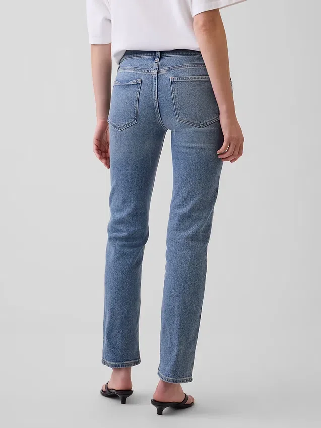 Slim-Straight-Jeans im 90er-Jahre-Stil mit niedriger Leibhöhe