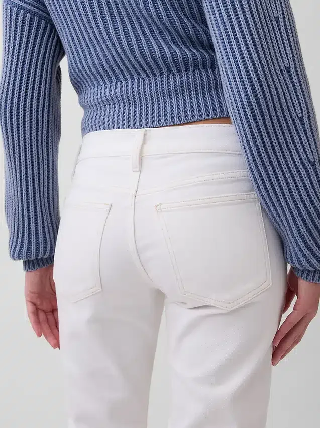 Slim-Straight-Jeans im 90er-Jahre-Stil mit niedriger Leibhöhe