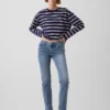 Slim-Straight-Jeans im 90er-Jahre-Stil mit niedriger Leibhöhe