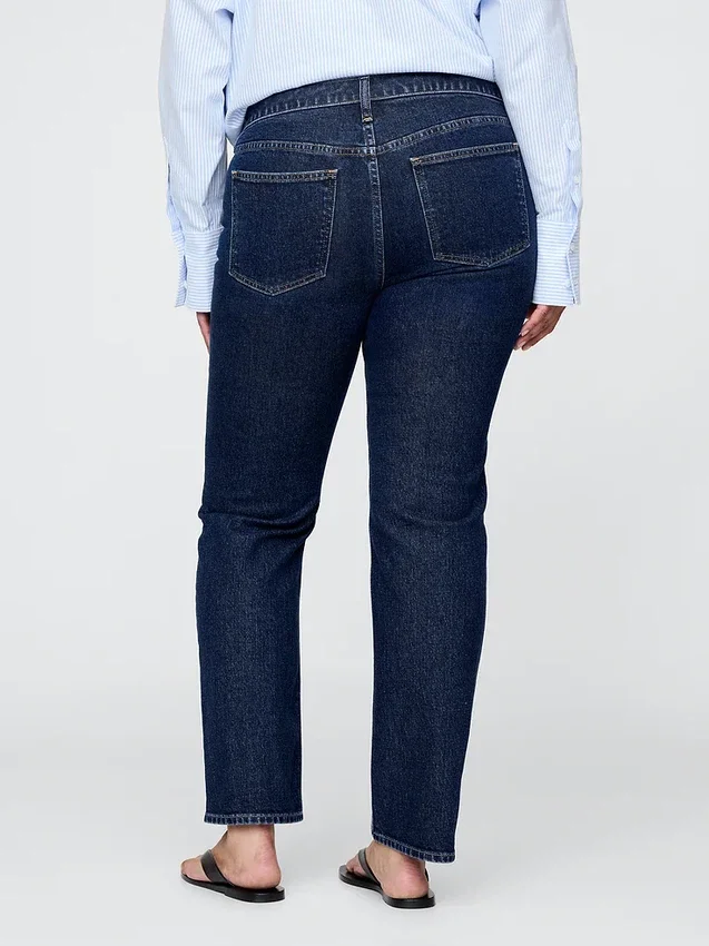 Slim-Straight-Jeans im 90er-Jahre-Stil mit niedriger Leibhöhe