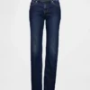 Slim-Straight-Jeans im 90er-Jahre-Stil mit niedriger Leibhöhe