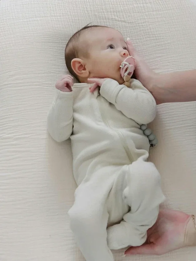 Snuggle Me Lounger Curve Musselin-Bezug