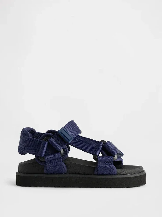 Sportliche Sandalen für Kleinkinder