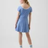 Sportliches Kinderkleid mit Flügelärmeln