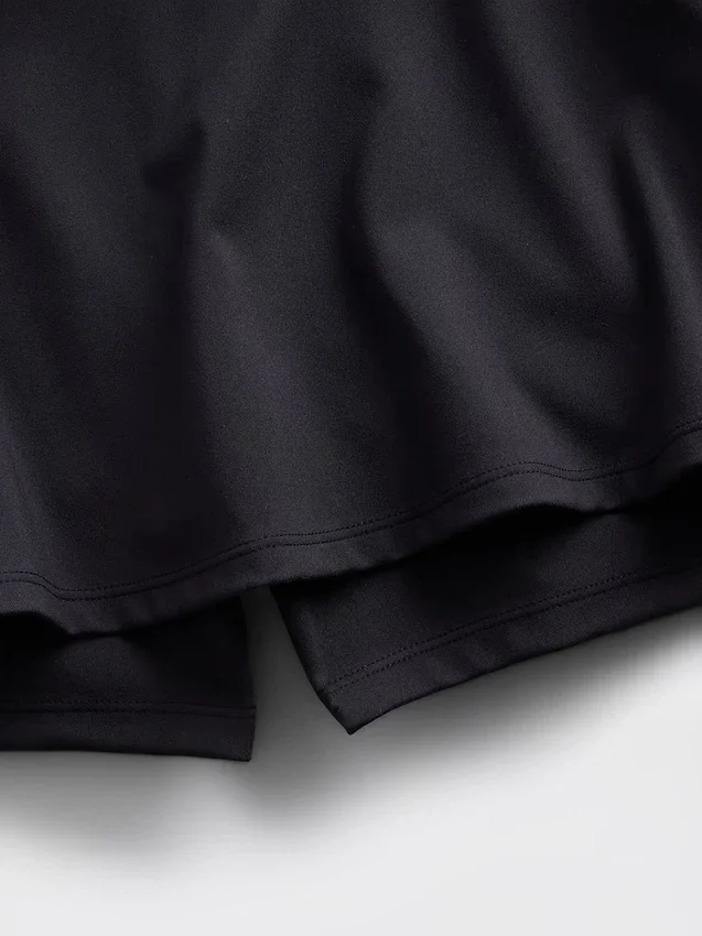 Sportliches Kinderkleid mit Flügelärmeln
