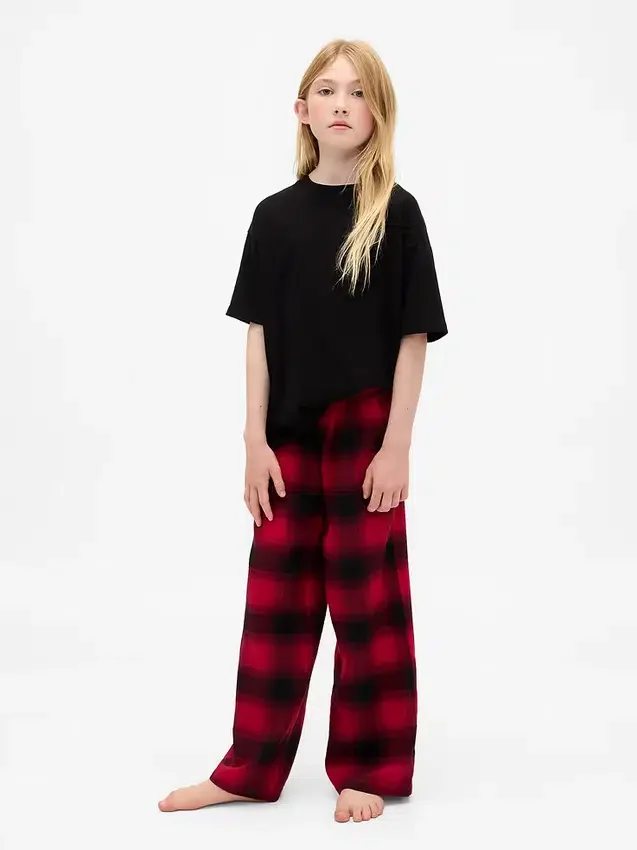 „Stranger Things“ Kinder-Pyjama-Hose aus recyceltem Flanell