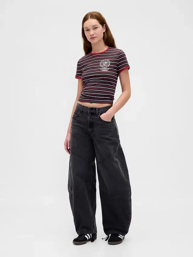 „Stranger Things“ Vintage-Soft-Crop-T-Shirt aus Bio-Baumwolle