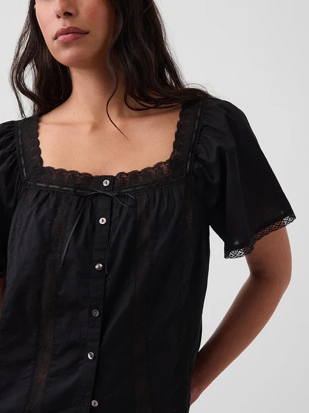 Swing-Top mit quadratischem Ausschnitt und Spitzenbesatz