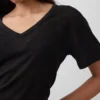 T-Shirt aus Leinenmischung mit lockerem Sitz und V-Ausschnitt