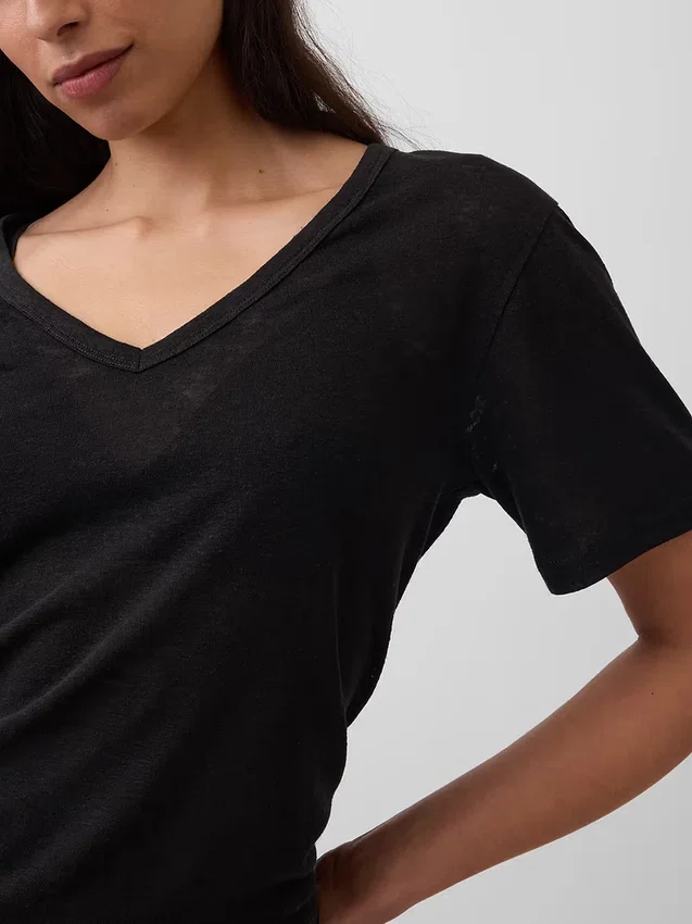 T-Shirt aus Leinenmischung mit lockerem Sitz und V-Ausschnitt