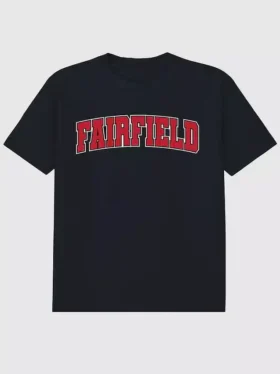 T-Shirt mit dem „Arch Logo“ der Fairfield University als sekundärem Motiv