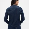 Tailliertes, kurzes Jeanshemd