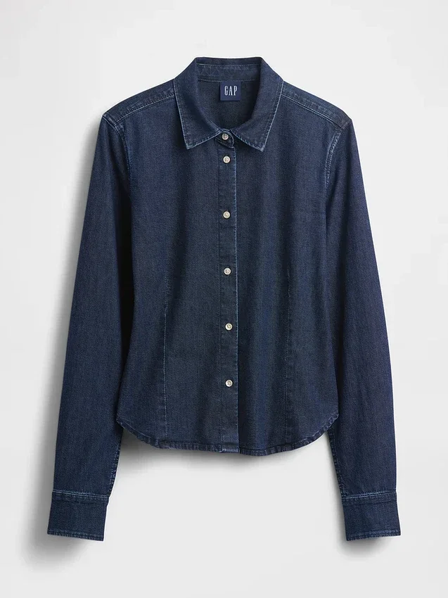 Tailliertes, kurzes Jeanshemd