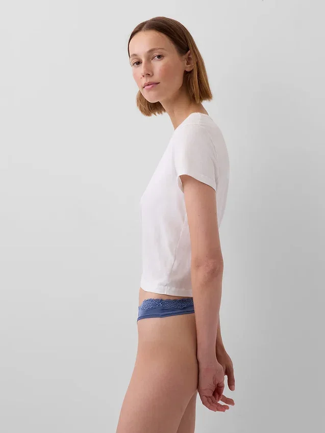 Tanga aus Bio-Stretch-Baumwolle mit Spitzenbesatz
