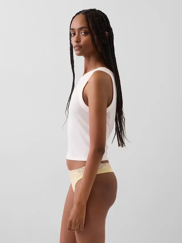 Tanga aus Bio-Stretch-Baumwolle mit Spitzenbesatz