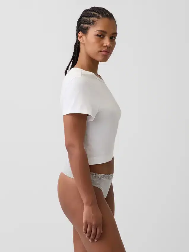 Tanga aus Bio-Stretch-Baumwolle mit Spitzenbesatz