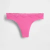Tanga aus Bio-Stretch-Baumwolle mit Spitzenbesatz