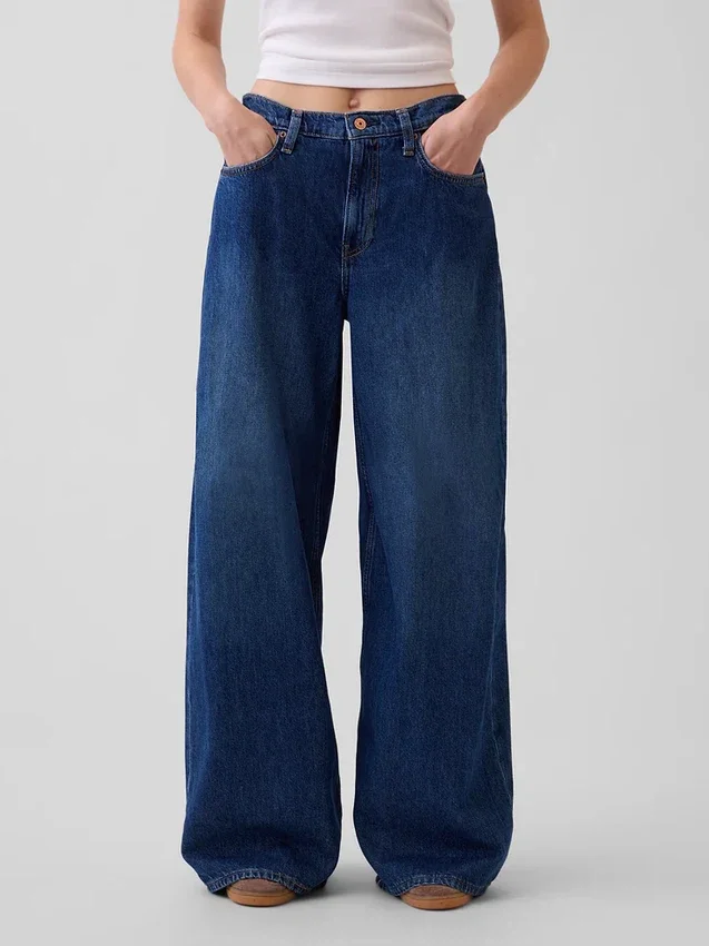Tief sitzende, extra weite Jeans