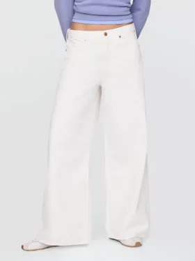 Tief sitzende, extra weite Jeans