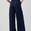 Tief sitzende, extra weite Jeans