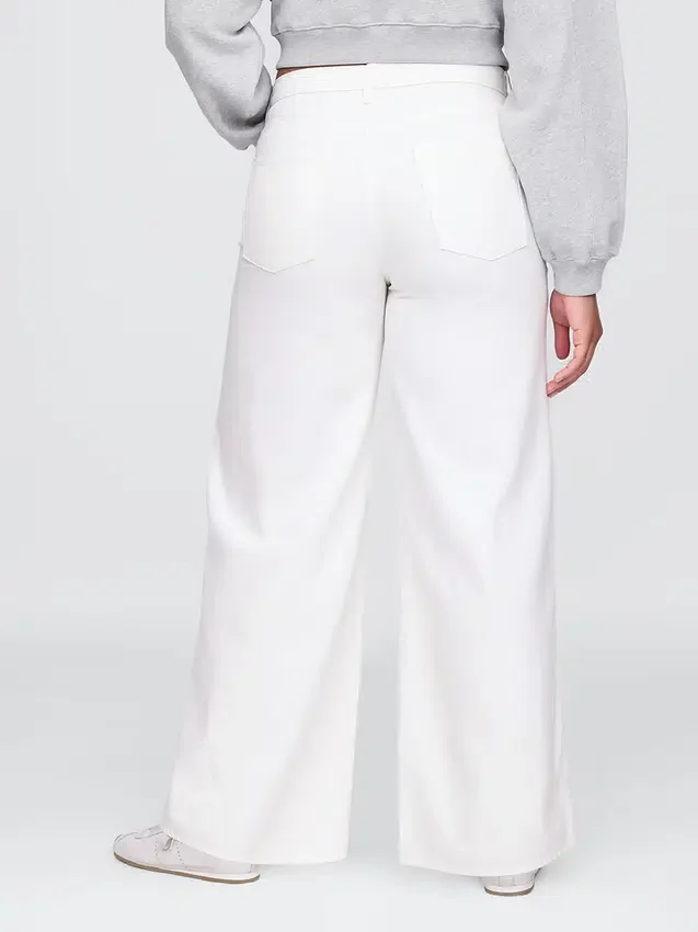 Tief sitzende, extra weite Jeans