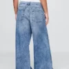 Tief sitzende, extra weite Jeans