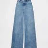 Tief sitzende, extra weite Jeans