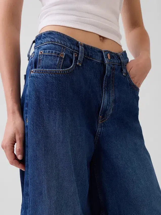 Tief sitzende, extra weite Jeans