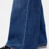 Tief sitzende, extra weite Jeans