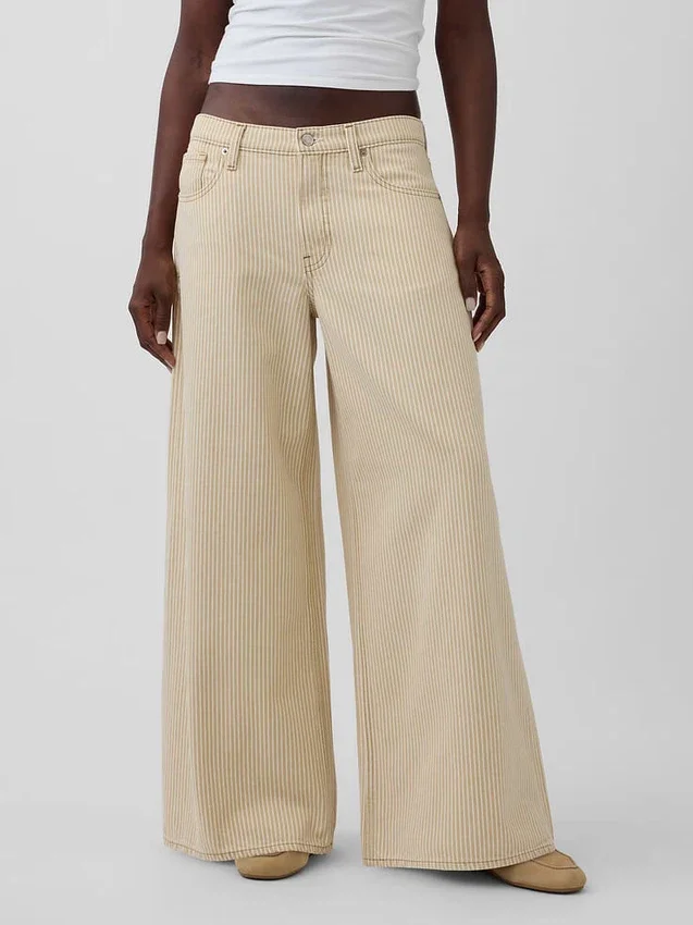 Tief sitzende, extra weite Jeans mit Streifenmuster