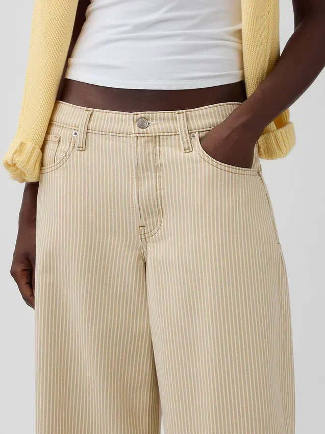 Tief sitzende, extra weite Jeans mit Streifenmuster