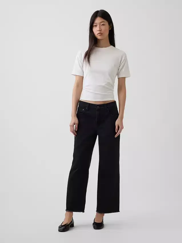 Tief sitzende, locker sitzende Crop-Jeans
