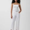 Tief sitzende, locker sitzende Crop-Jeans