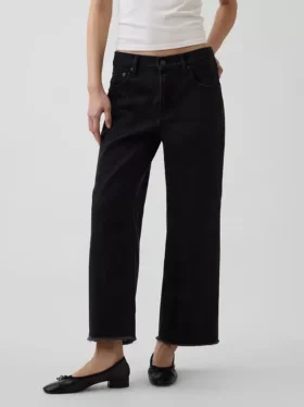 Tief sitzende, locker sitzende Crop-Jeans