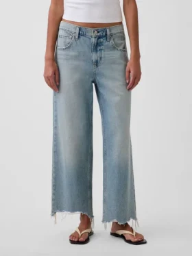 Tief sitzende, locker sitzende Crop-Jeans