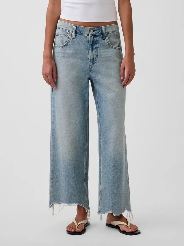 Tief sitzende, locker sitzende Crop-Jeans