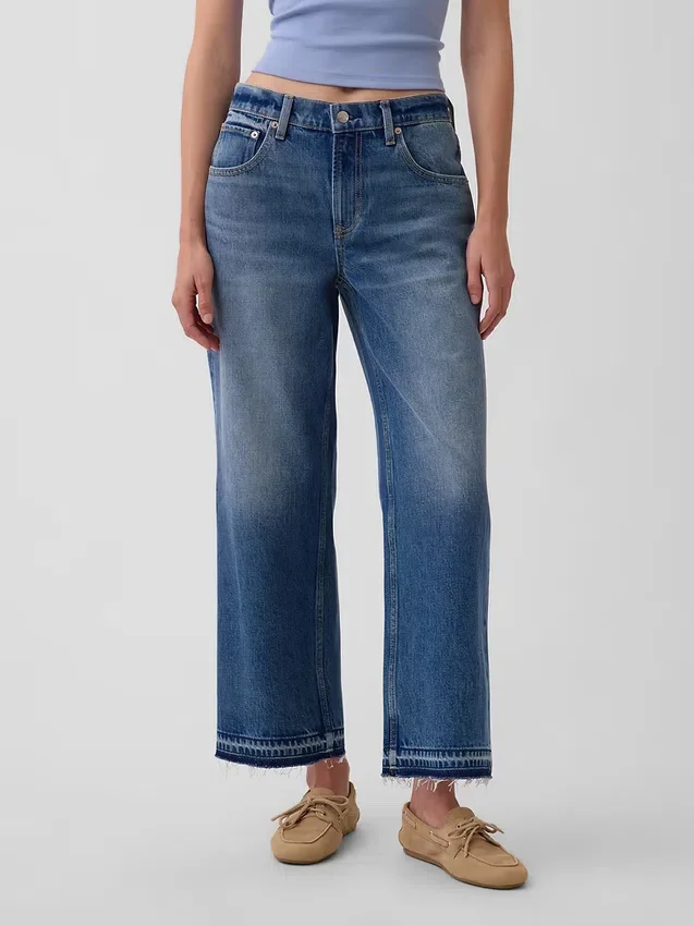 Tief sitzende, locker sitzende Crop-Jeans