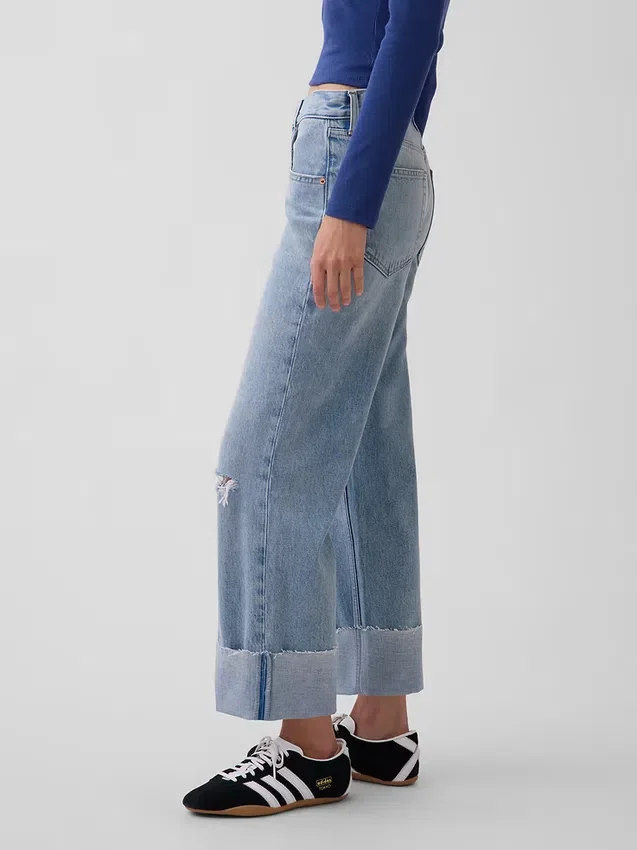 Tief sitzende, locker sitzende Crop-Jeans