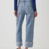 Tief sitzende, locker sitzende Crop-Jeans