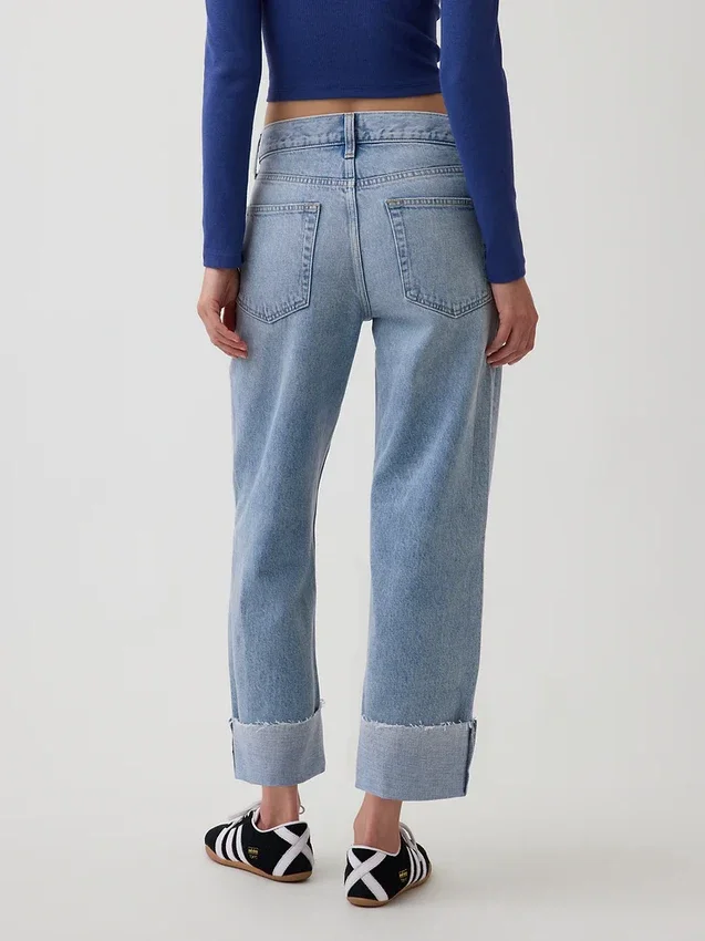 Tief sitzende, locker sitzende Crop-Jeans