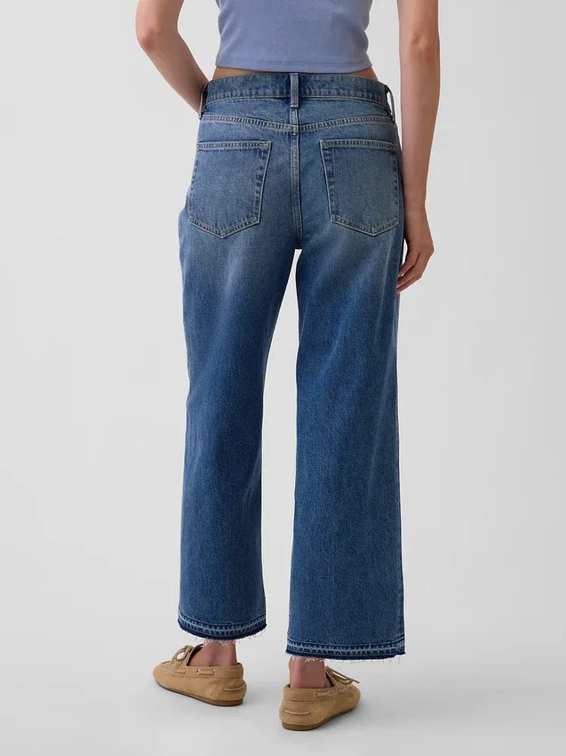 Tief sitzende, locker sitzende Crop-Jeans