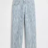 Tief sitzende, locker sitzende Crop-Jeans
