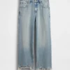 Tief sitzende, locker sitzende Crop-Jeans